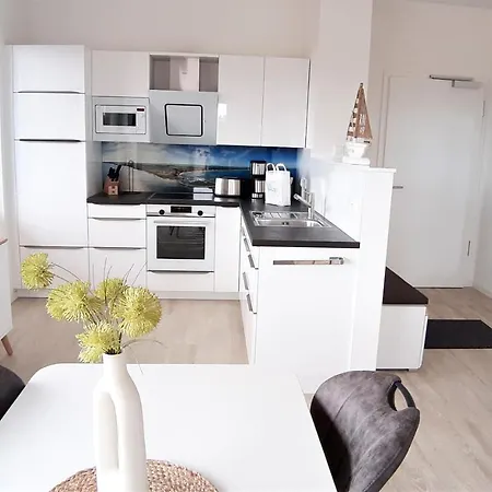 Seaside Apartment *